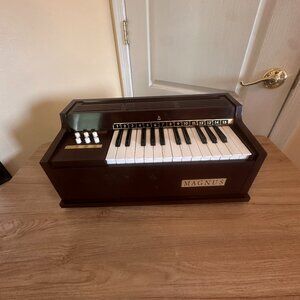 Magnus Electric Organ (1960's)